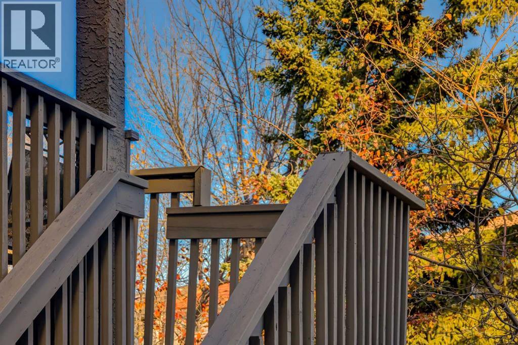 Single Family House for Sale in  Sienna Hills Drive SW Signal Hill Calgary 