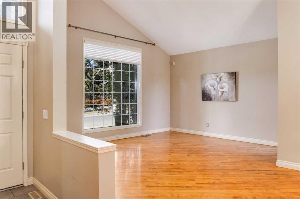 Single Family House for Sale in  Sienna Hills Drive SW Signal Hill Calgary 