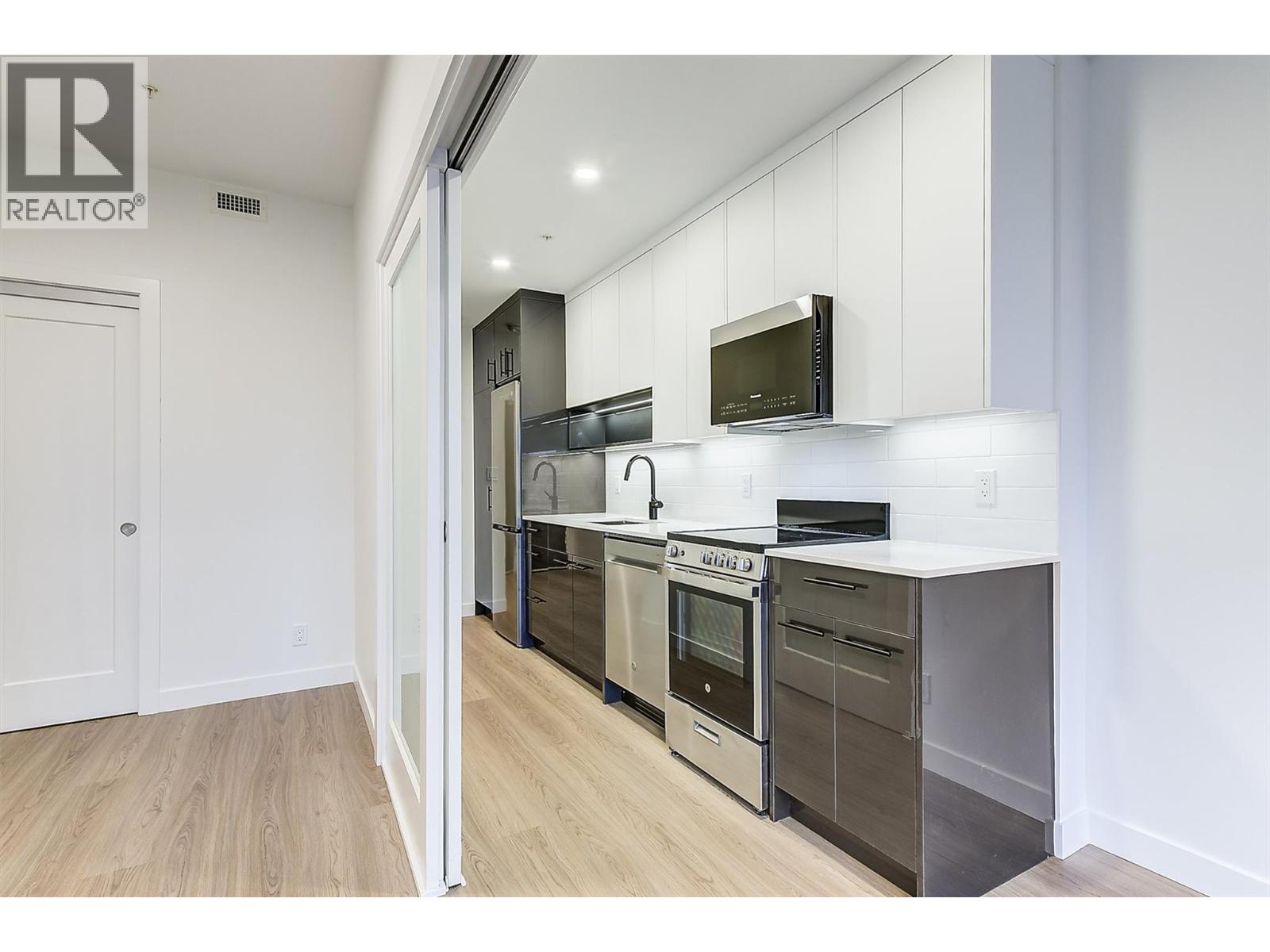 203 1380 Pridham Avenue, Kelowna