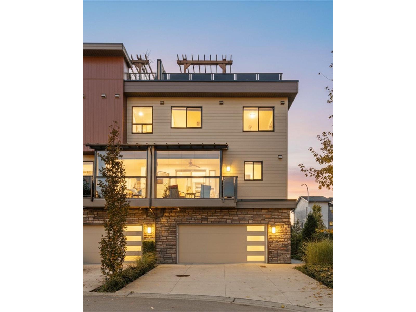 8567 204 STREET, Langley