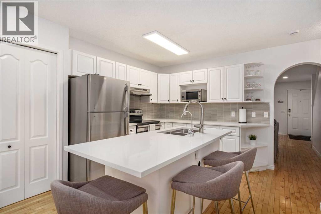 Single Family House for Sale in   Avenue SW Windsor Park Calgary 