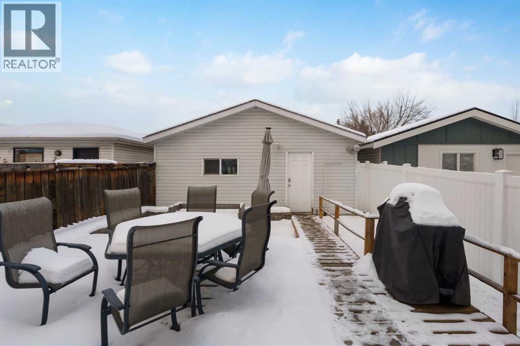 Single Family House for Sale in   Avenue SW Windsor Park Calgary 