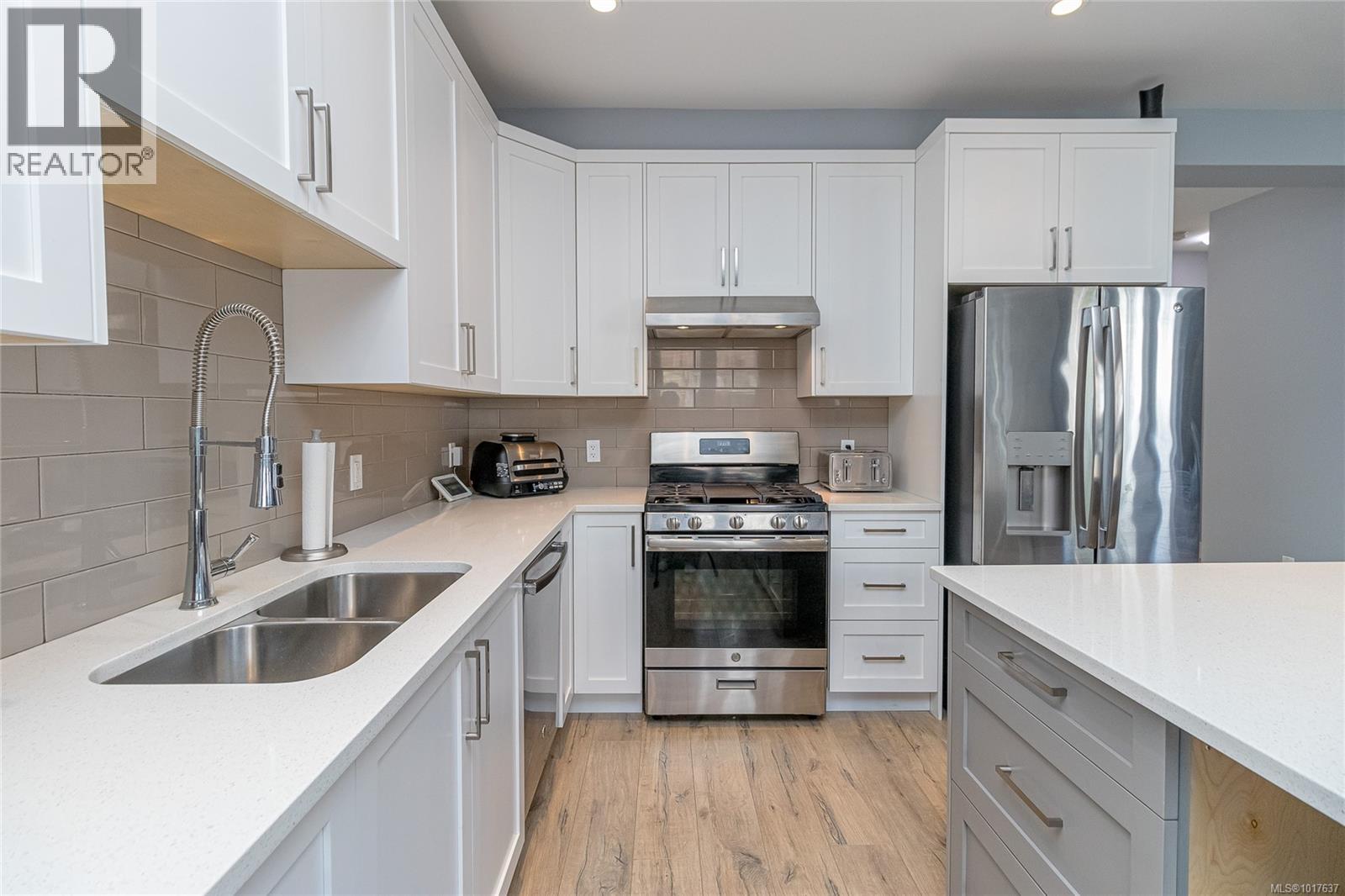 2178 Winfield Dr, Sooke