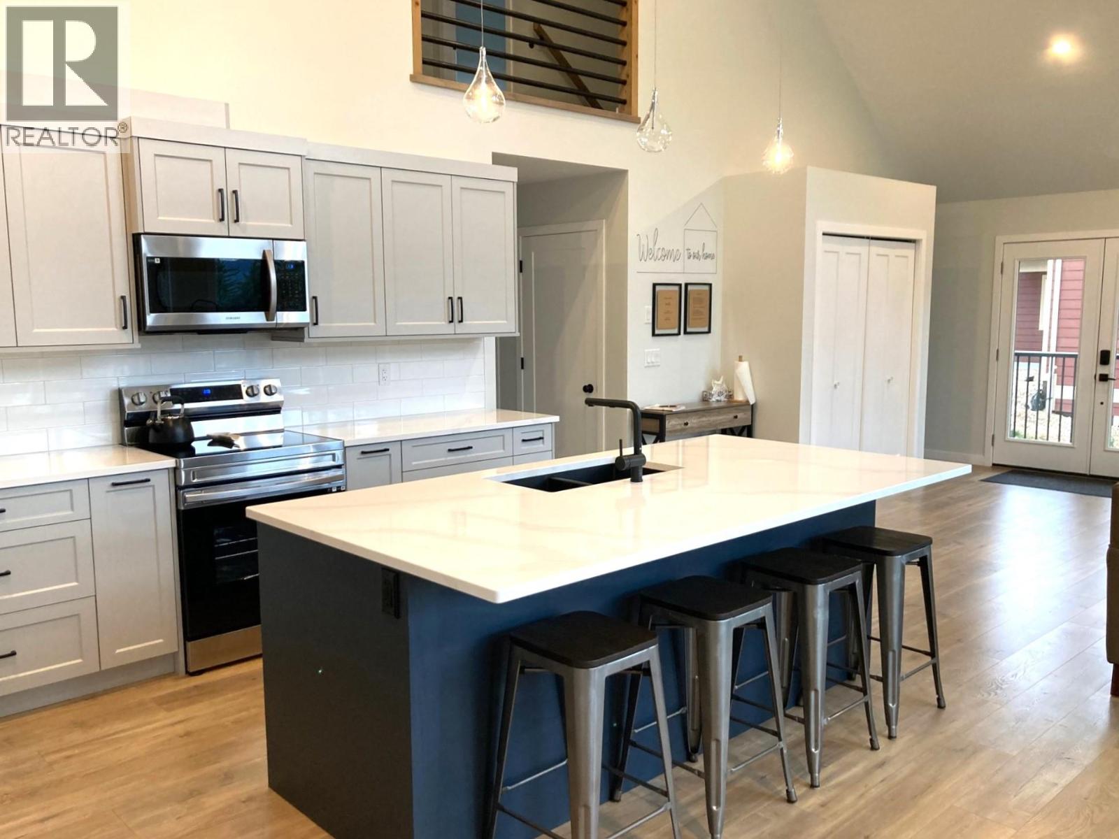  3040 Cedar Drive, Blind Bay