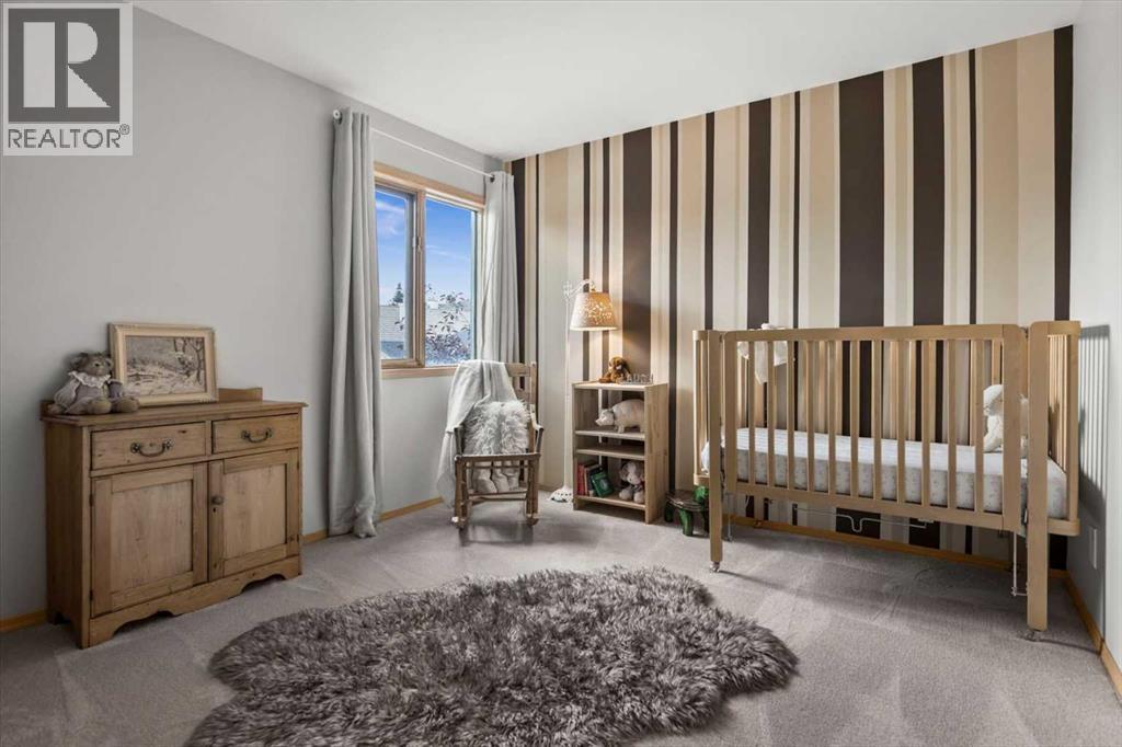 Single Family House for Sale in  Hawkside Close NW Hawkwood Calgary 