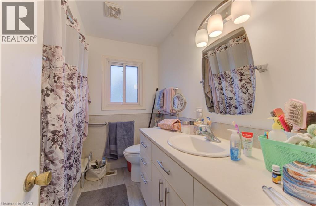 27 MARGARET Avenue N - 27