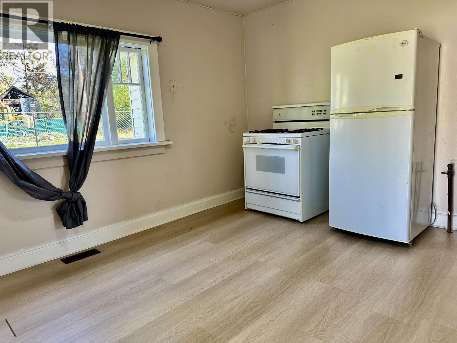 6063 9TH AVENUE, Burnaby