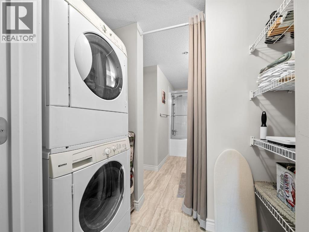 Single Family House for Sale in    Avenue NW Varsity Calgary 