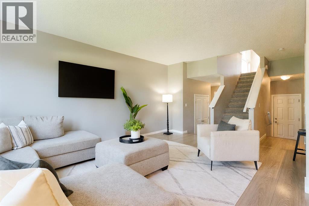 271 River Heights Crescent, Cochrane