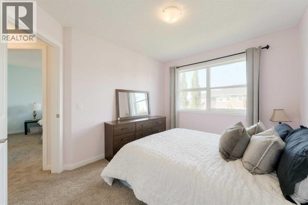 271 River Heights Crescent, Cochrane