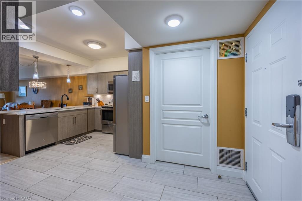 12 ERIE Boulevard Unit# 203 - Photo 5 of 32, Long Point, Ontario