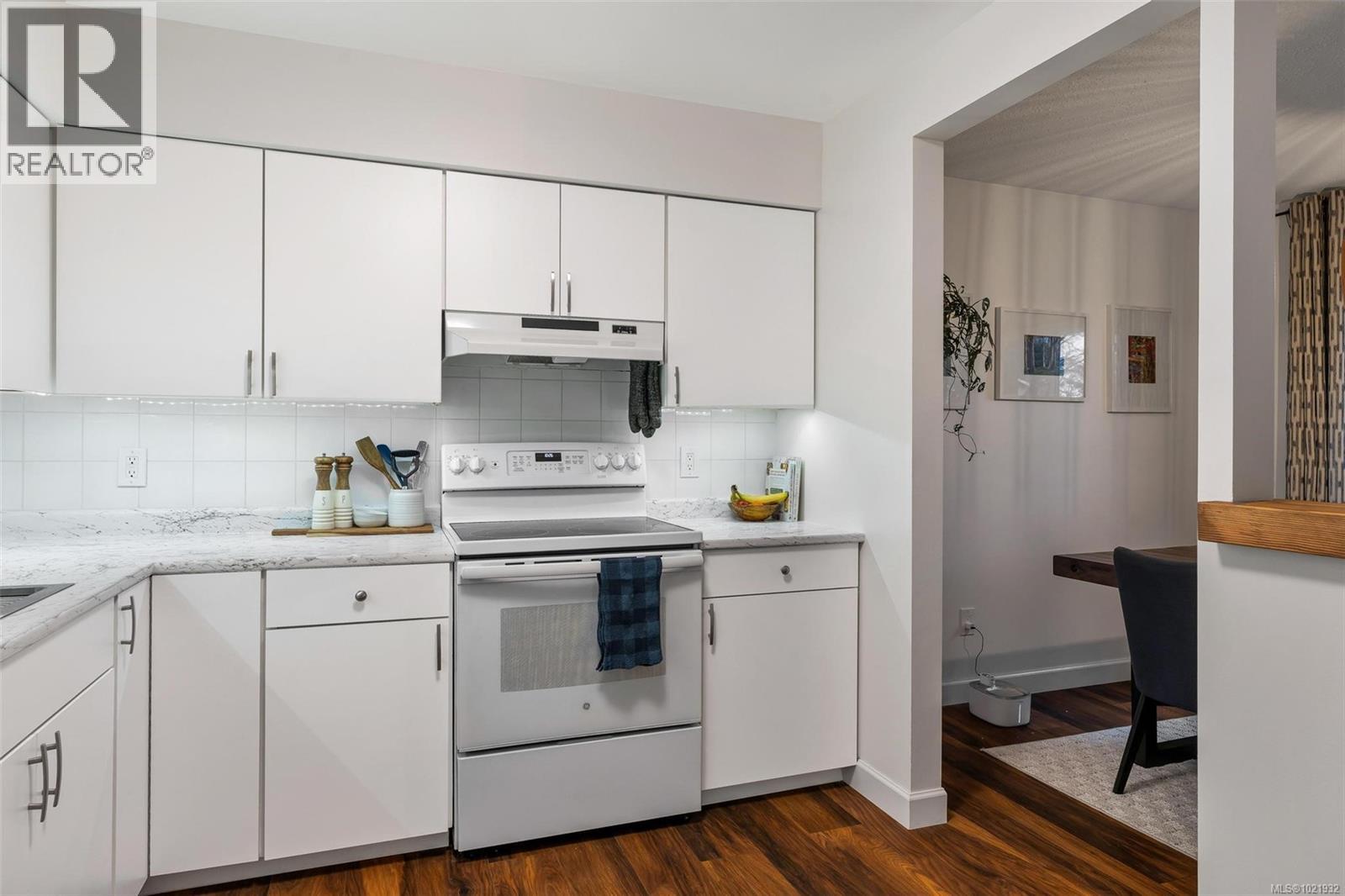 17 897 Admirals Road, Esquimalt