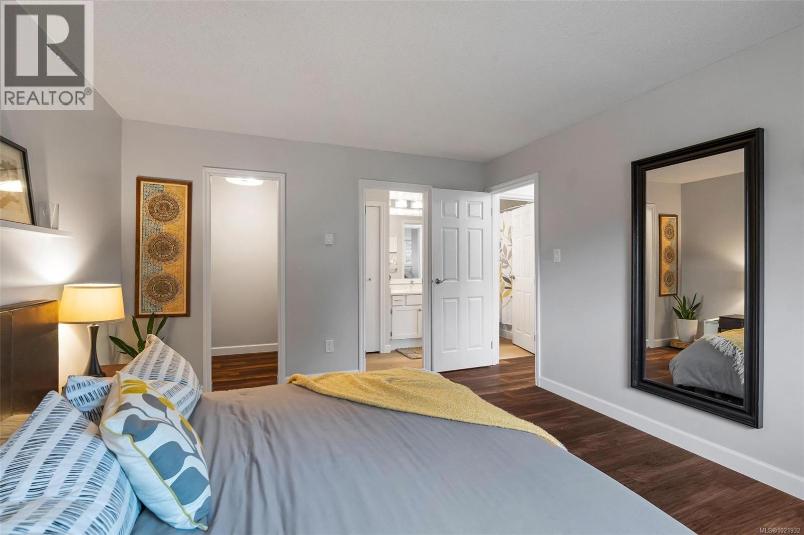 17 897 Admirals Road, Esquimalt