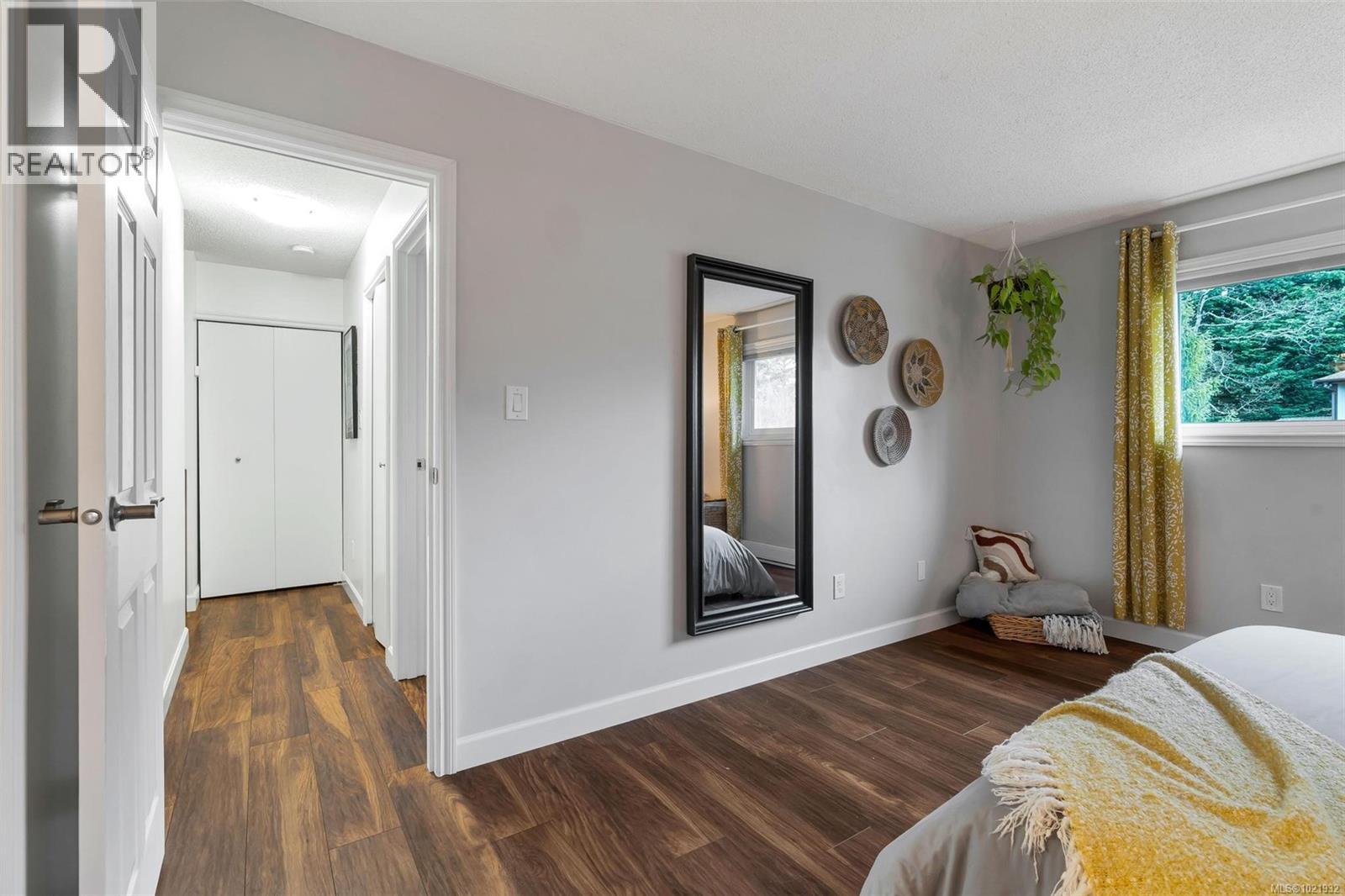 17 897 Admirals Road, Esquimalt