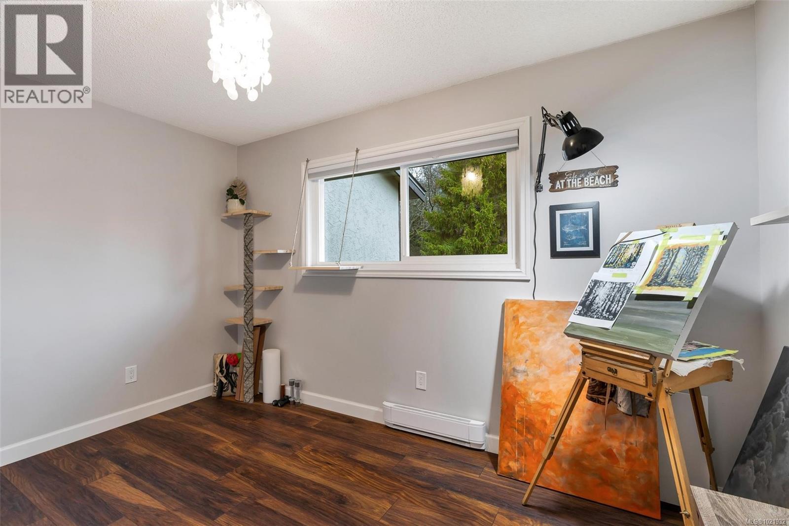 17 897 Admirals Road, Esquimalt