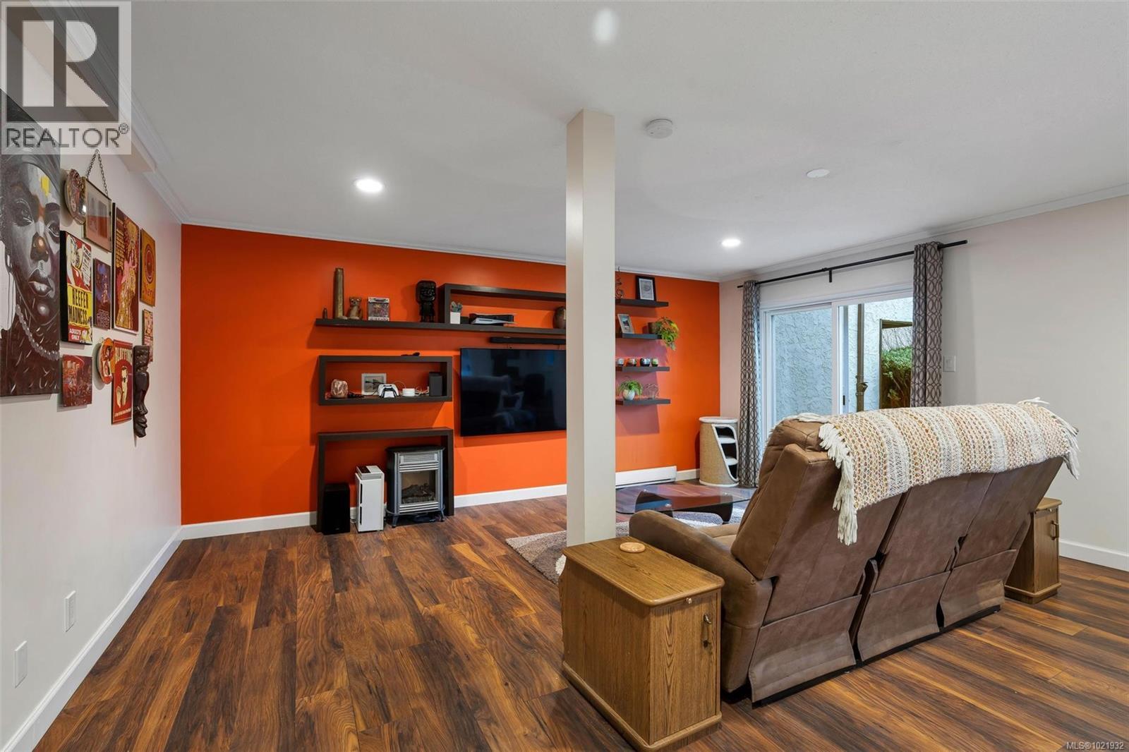 17 897 Admirals Road, Esquimalt