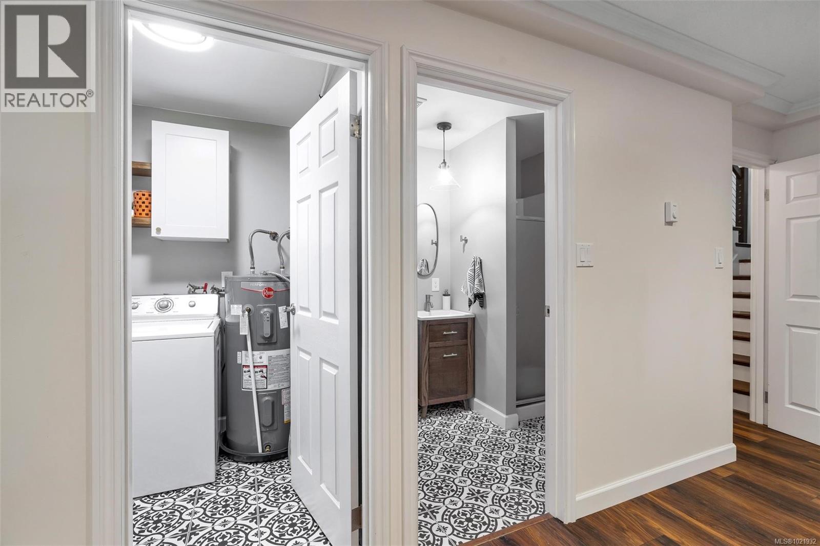 17 897 Admirals Road, Esquimalt