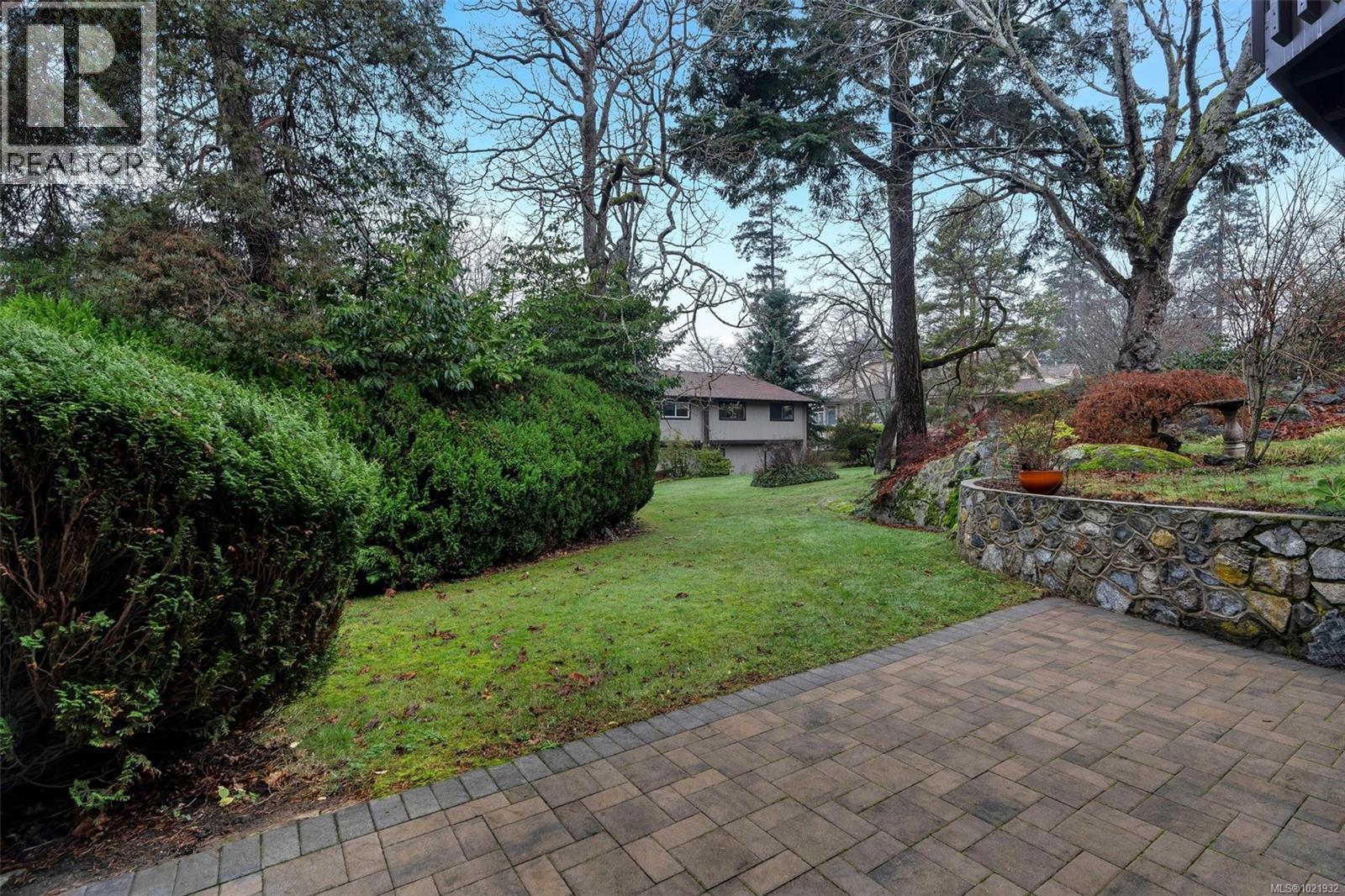 17 897 Admirals Road, Esquimalt