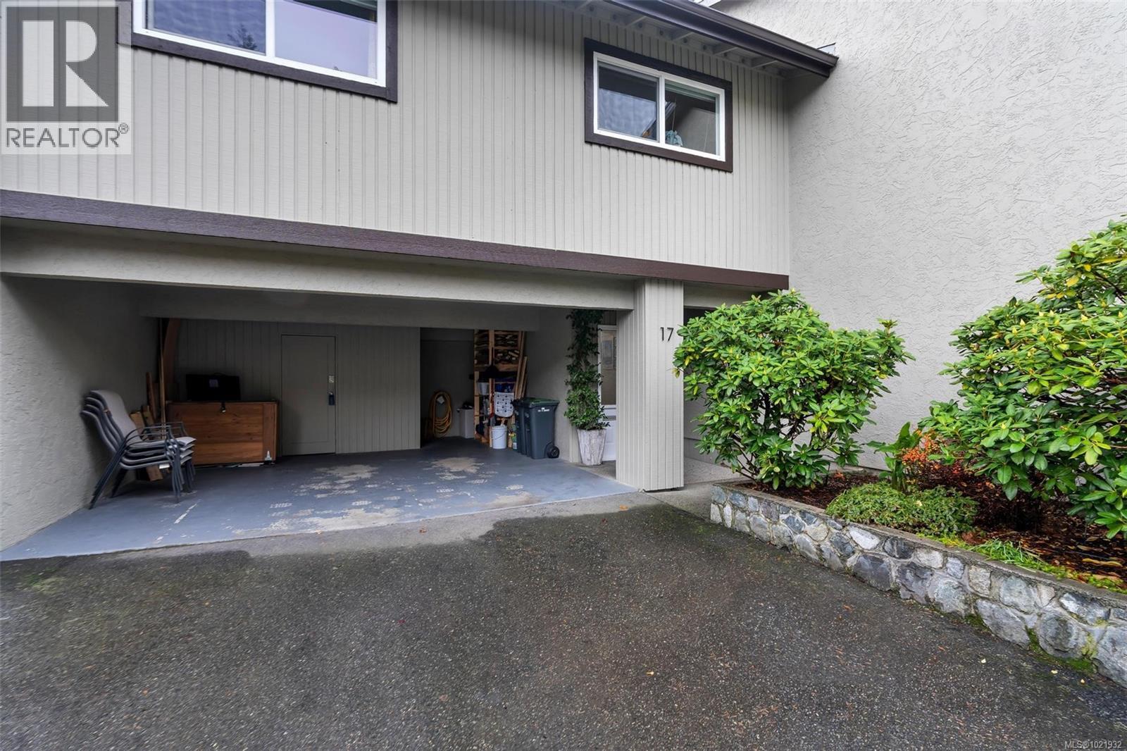 17 897 Admirals Road, Esquimalt