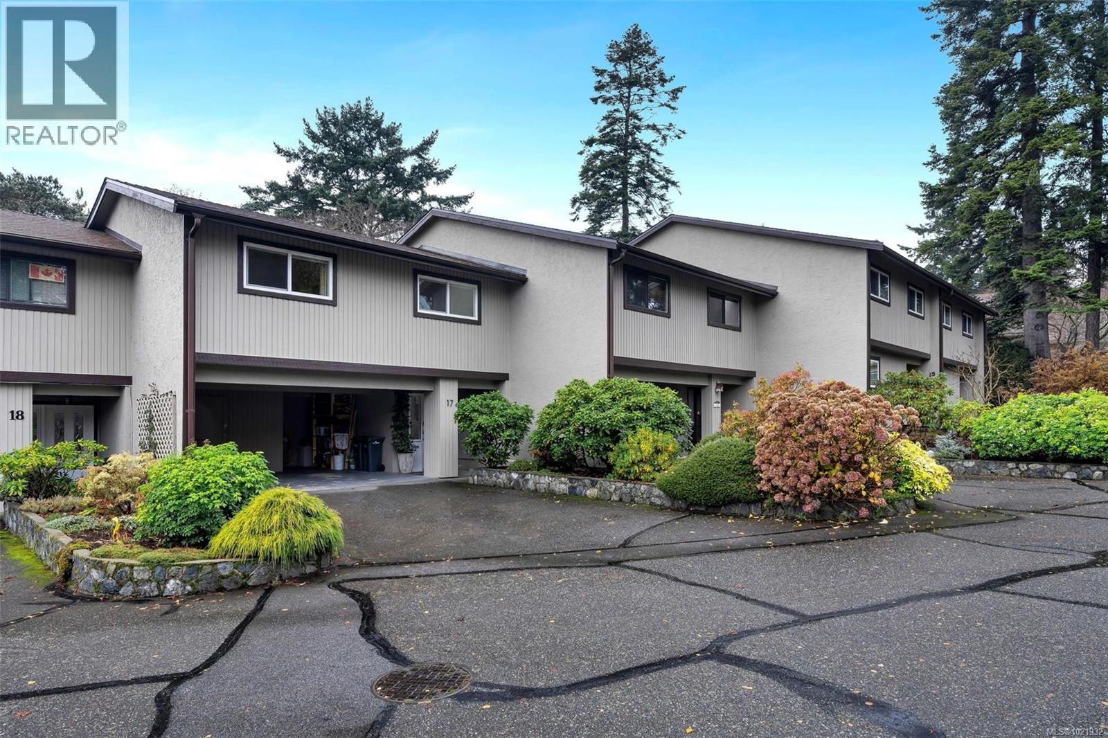 17 897 Admirals Road, Esquimalt