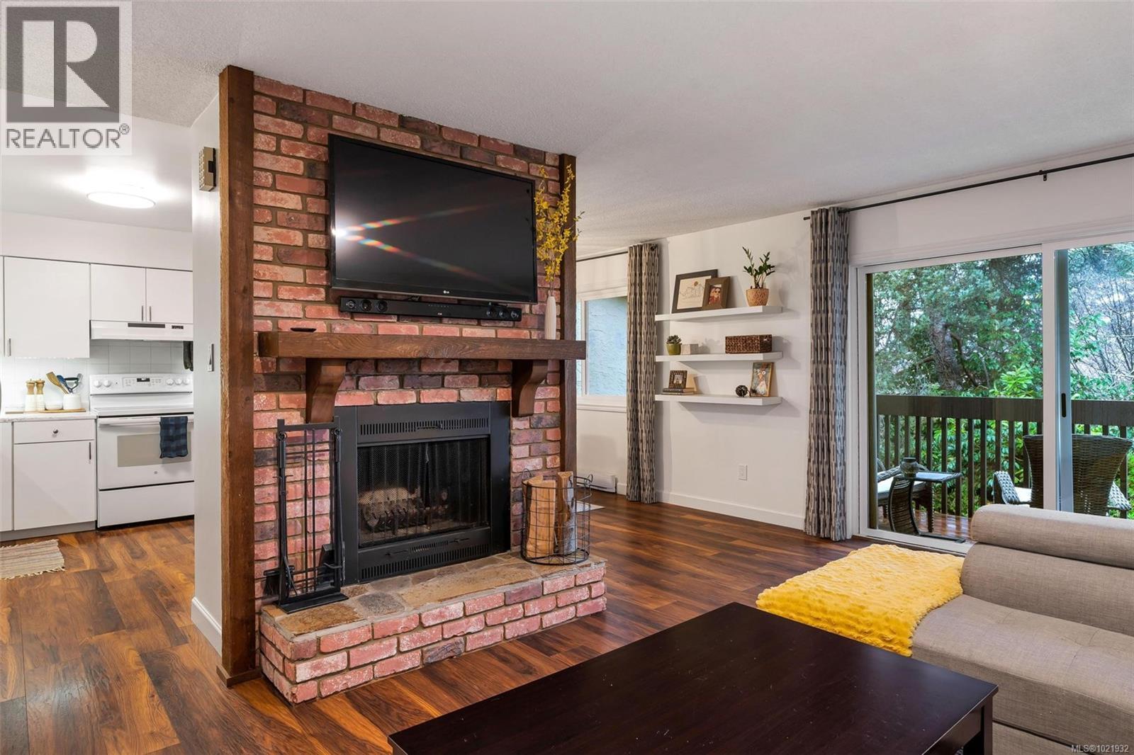 17 897 Admirals Road, Esquimalt