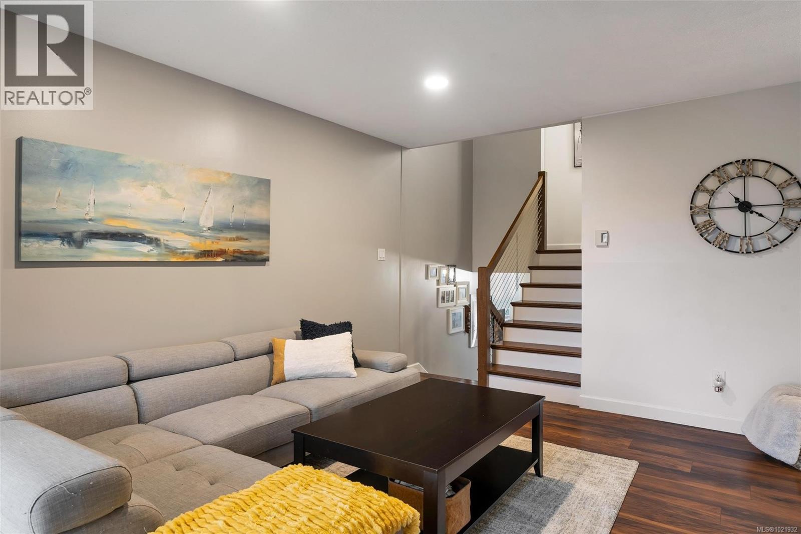 17 897 Admirals Road, Esquimalt