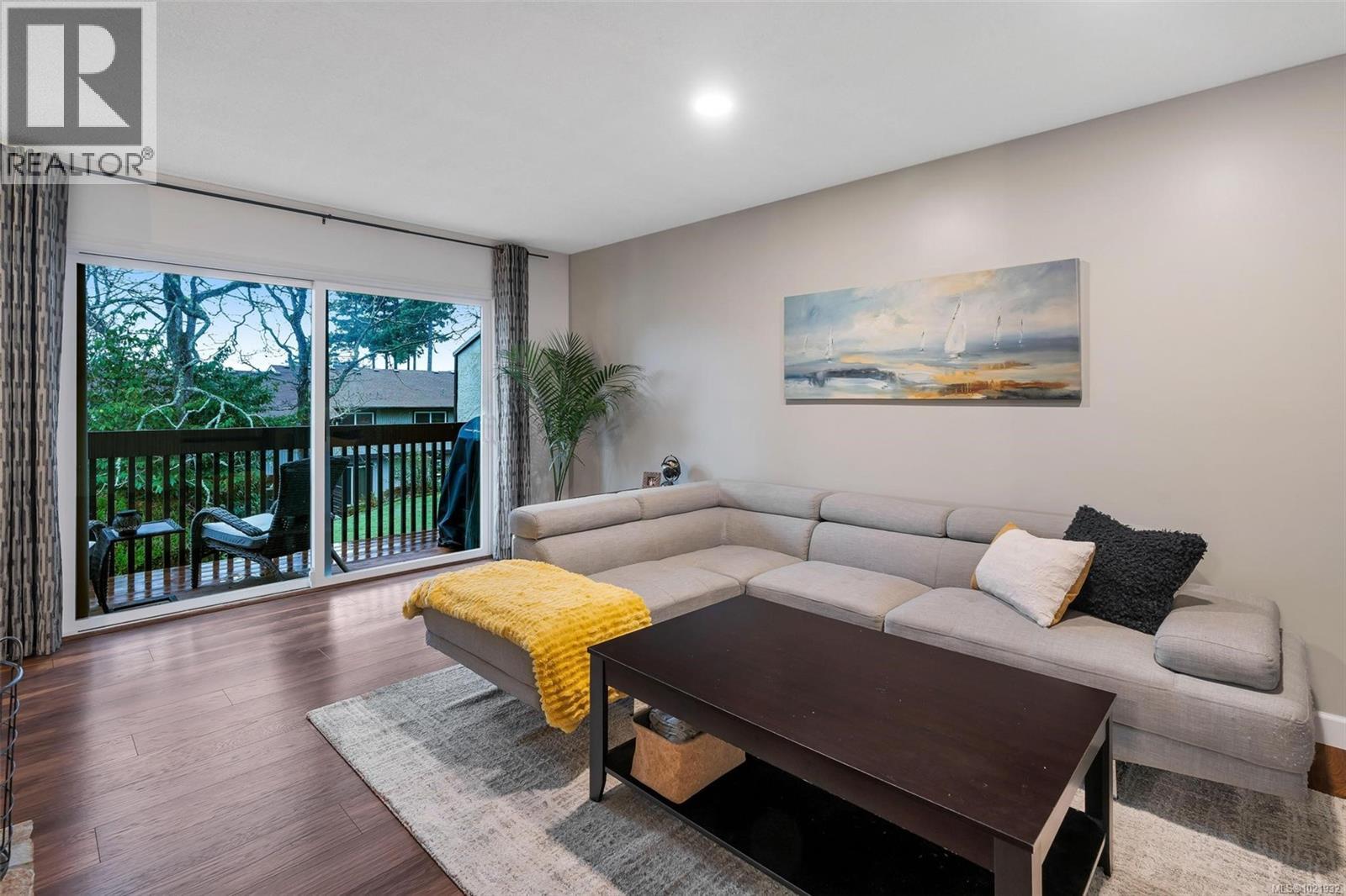 17 897 Admirals Road, Esquimalt