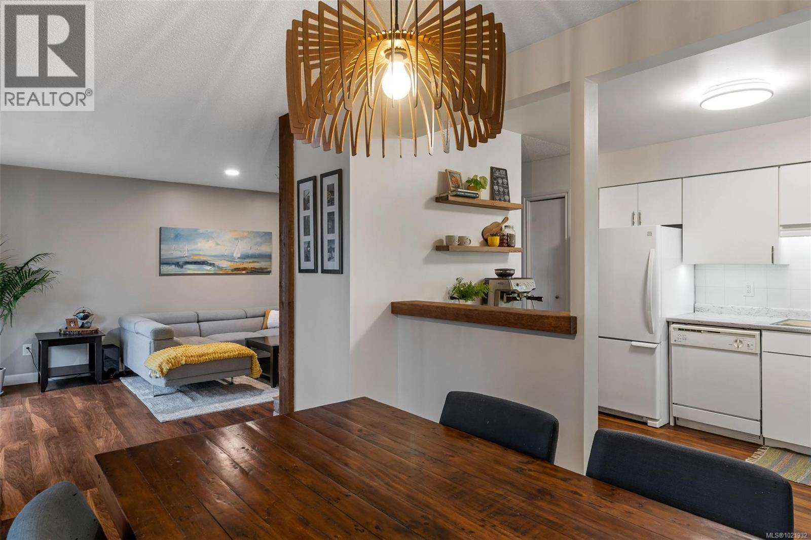 17 897 Admirals Road, Esquimalt