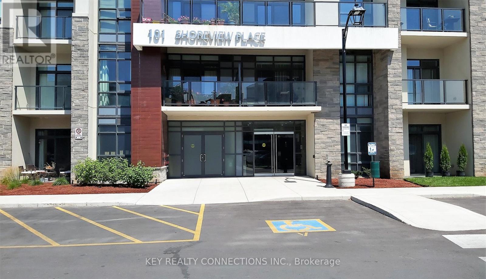 #225 101 SHOREVIEW PLACE - 1