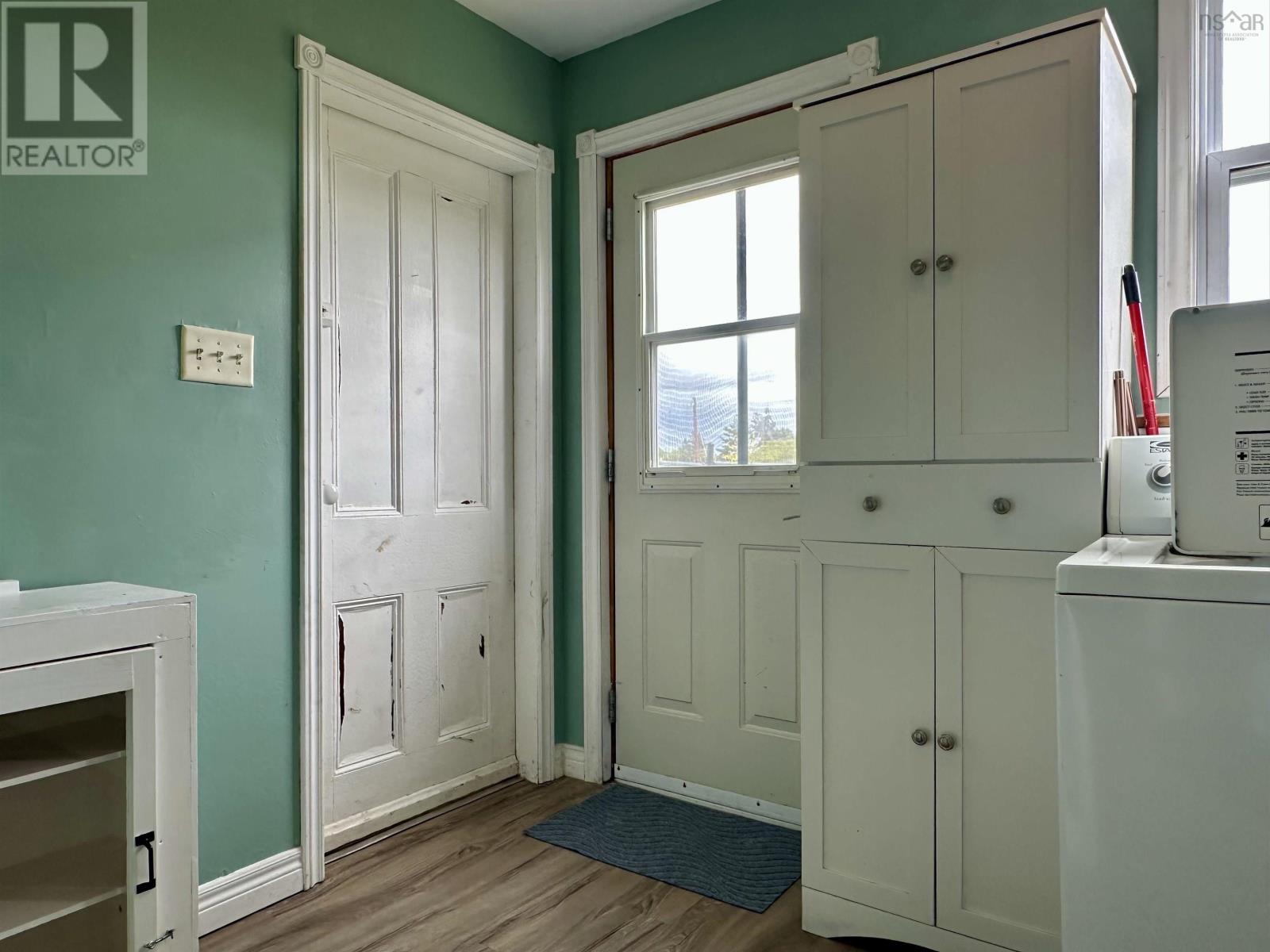 Property 11 of 39 of 24 Upper Warren Street