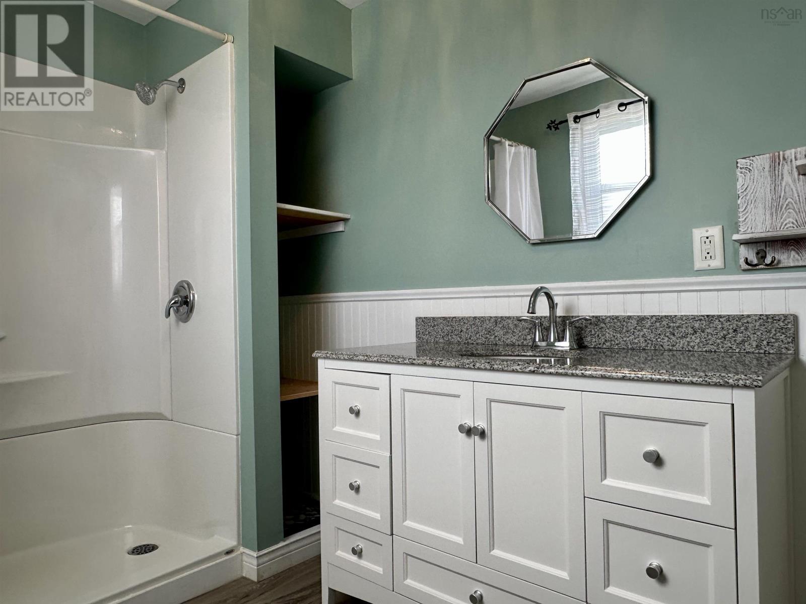 Property 3 of 39 of 24 Upper Warren Street