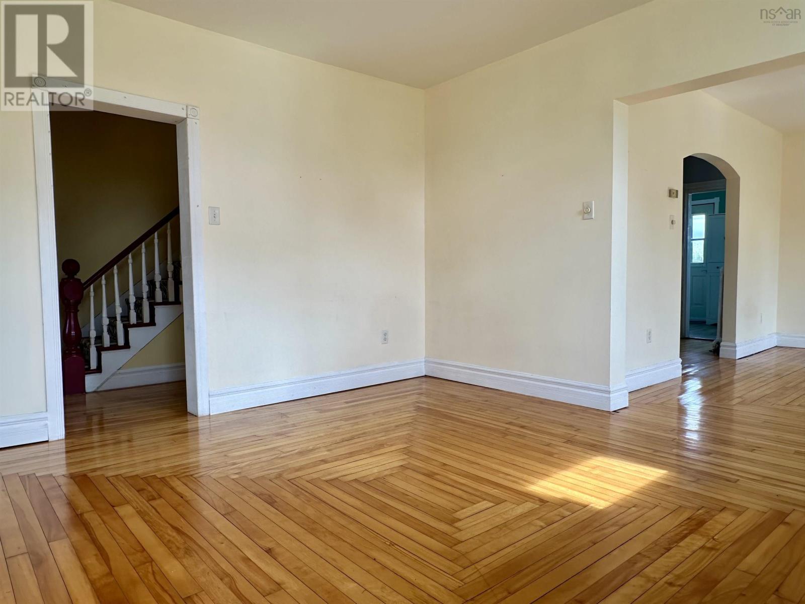 Property 18 of 39 of 24 Upper Warren Street