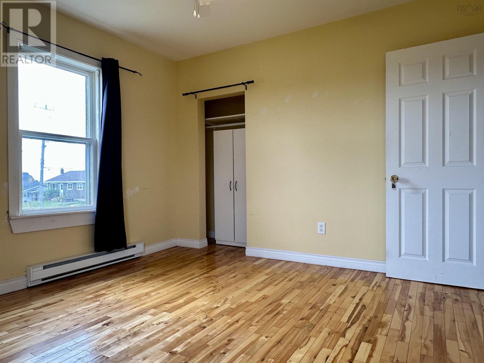 Property 35 of 39 of 24 Upper Warren Street