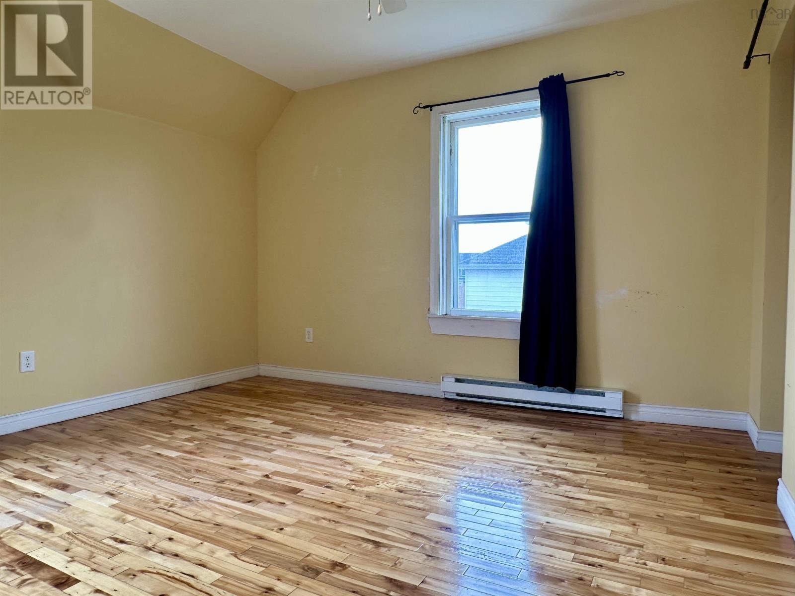 Property 2 of 39 of 24 Upper Warren Street