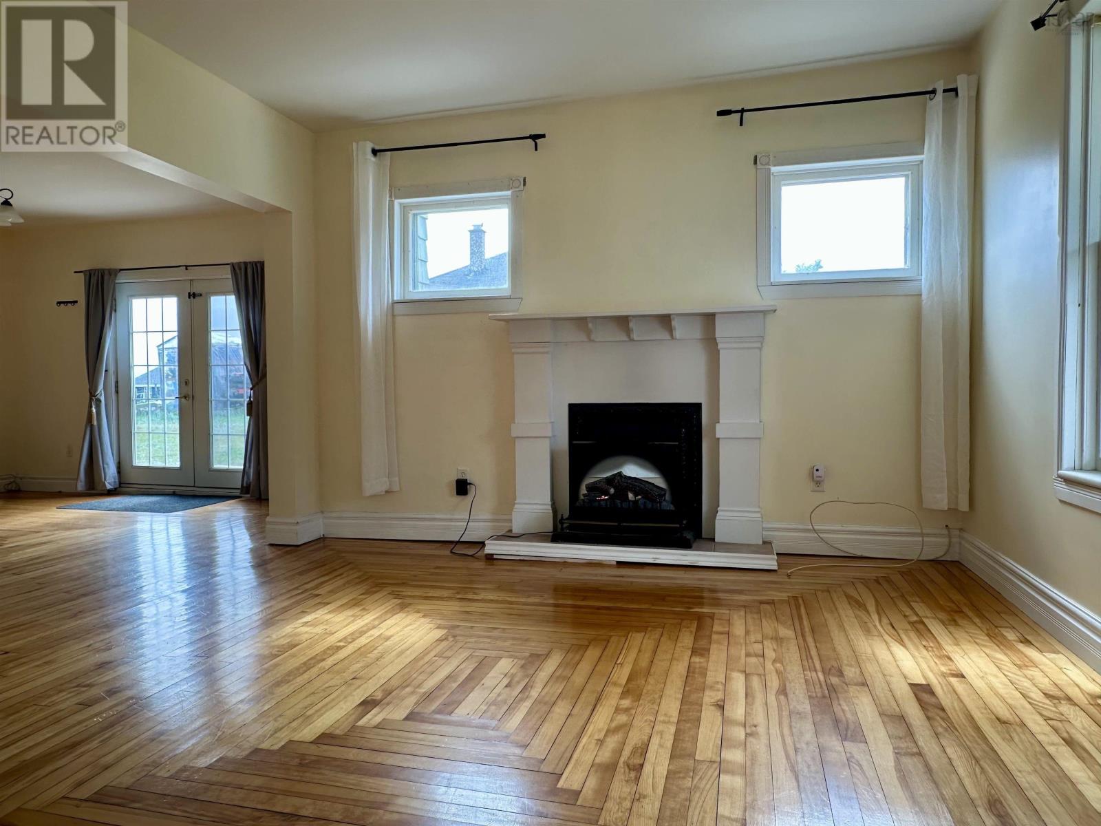 Property 20 of 39 of 24 Upper Warren Street