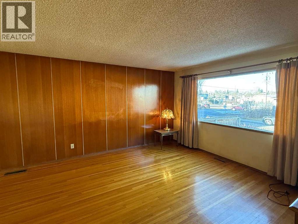 Single Family House Bungalow for Sale in A    Avenue NE Tuxedo Park Calgary 