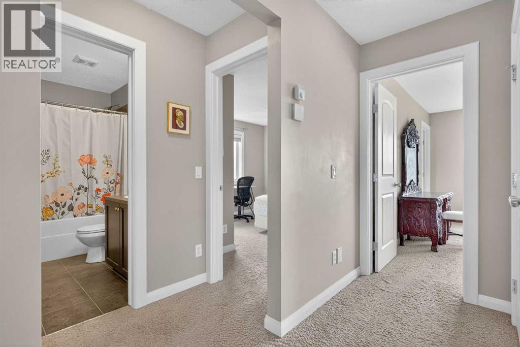 Single Family House for Sale in  Evanspark Circle NW Evanston Calgary 