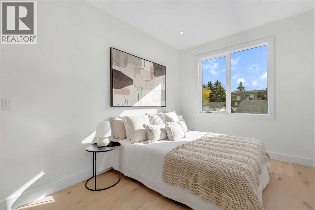 Single Family House for Sale in   Avenue SW Altadore Calgary 