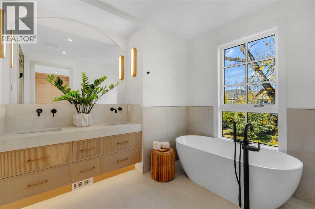 Single Family House for Sale in   Avenue SW Altadore Calgary 