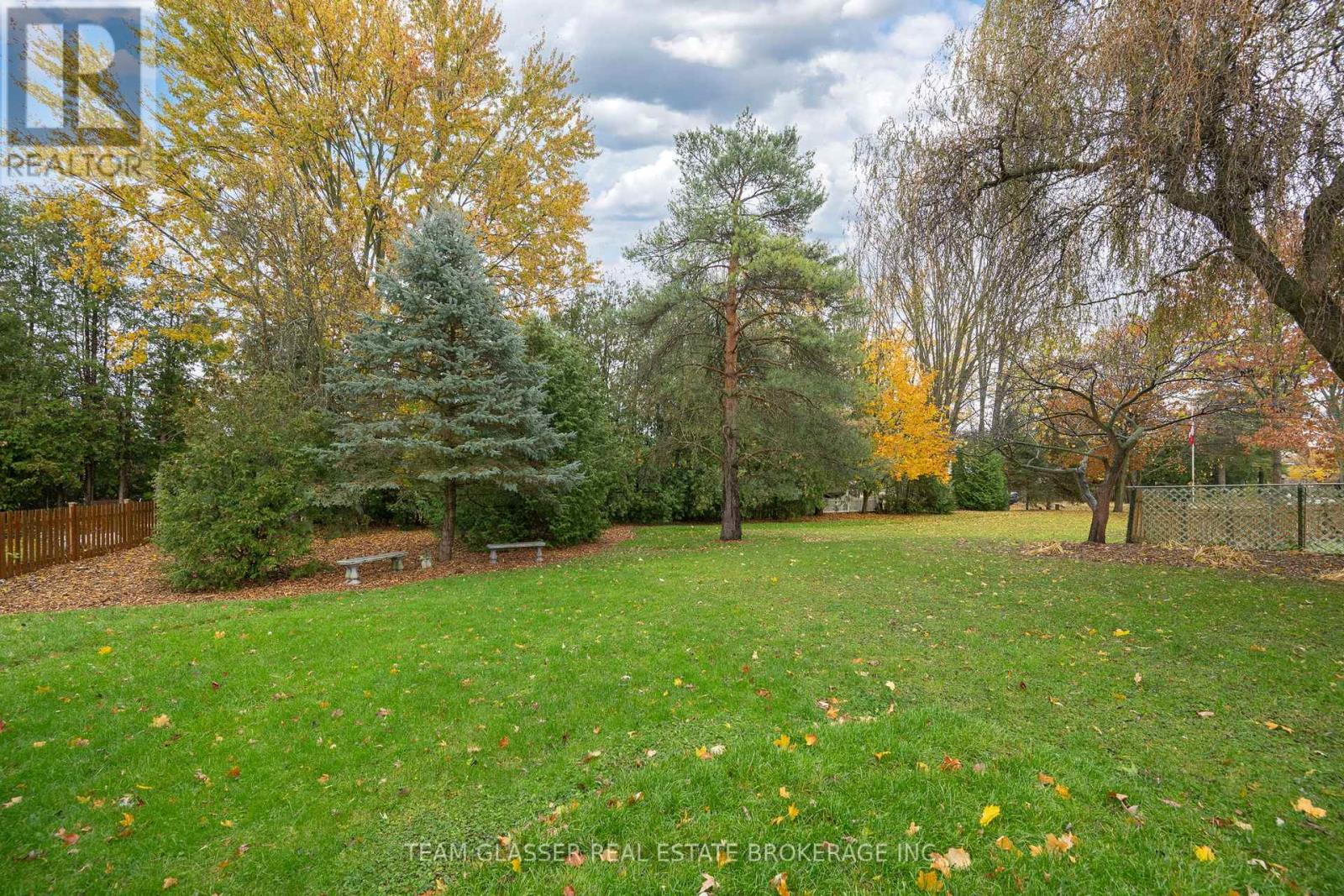 Single Family House Bungalow for Sale in  CENTRE STREET North Middlesex (Parkhill) 