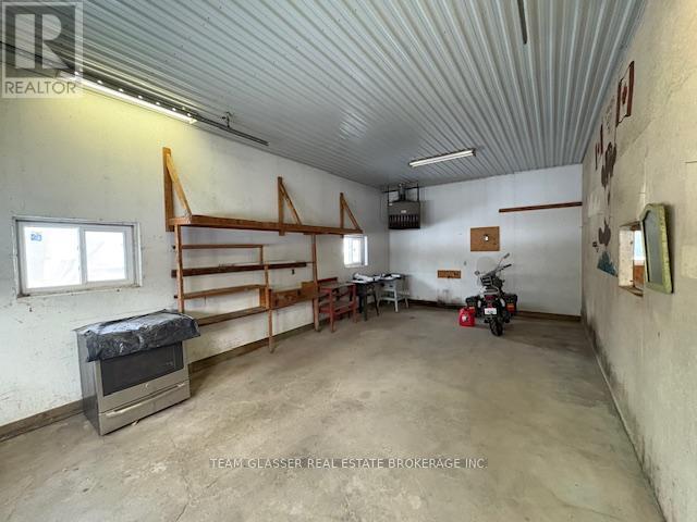 Single Family House Bungalow for Sale in  CENTRE STREET North Middlesex (Parkhill) 