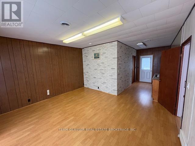 Single Family House Bungalow for Sale in  CENTRE STREET North Middlesex (Parkhill) 