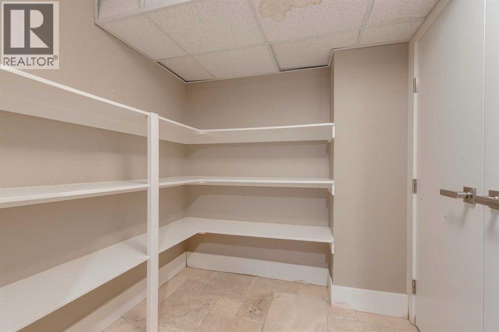 Single Family House for Sale in   Street SW Elbow Park Calgary 