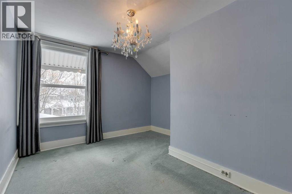 Single Family House for Sale in   Street SW Elbow Park Calgary 