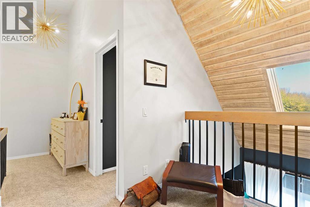 Single Family House for Sale in    Avenue NE Crescent Heights Calgary 