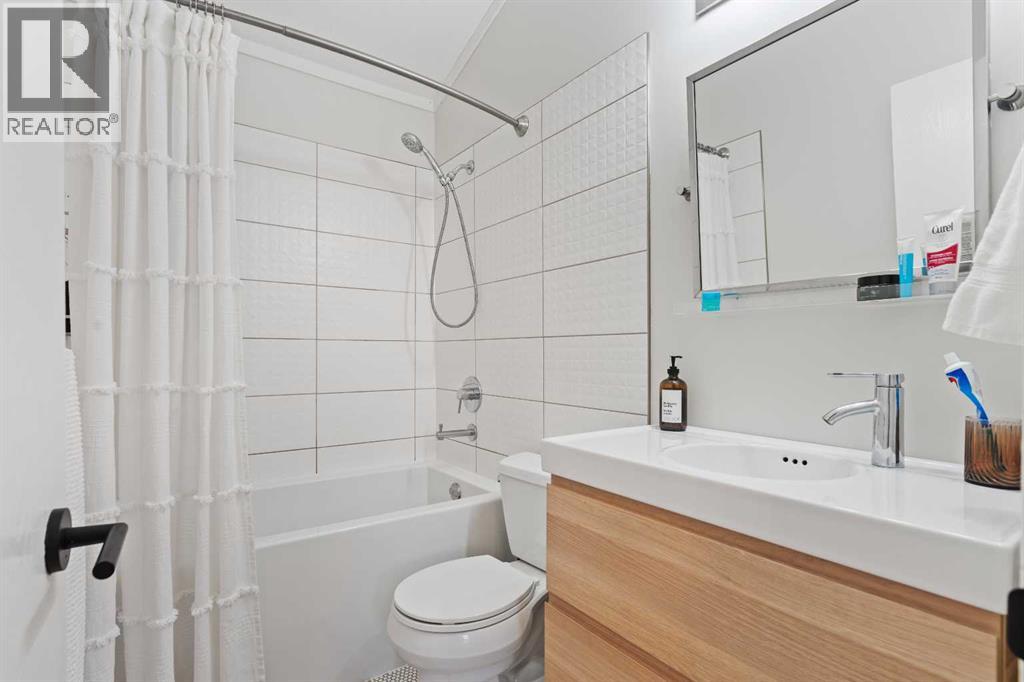 Single Family House for Sale in    Avenue NE Crescent Heights Calgary 