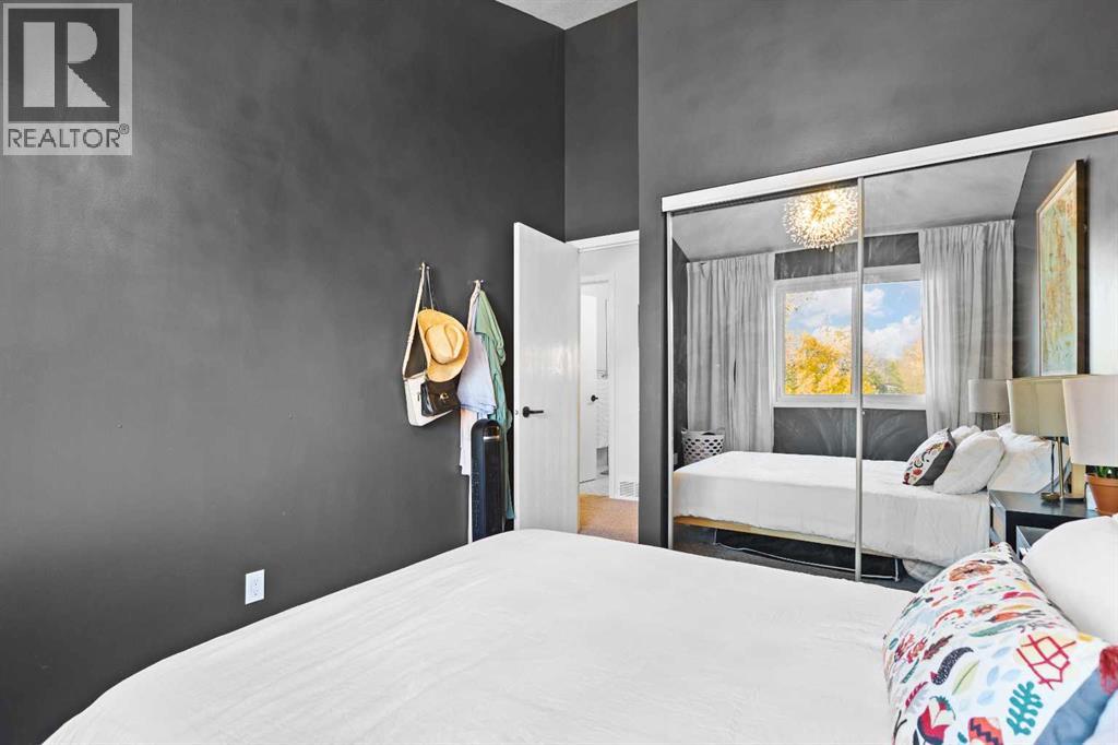 Single Family House for Sale in    Avenue NE Crescent Heights Calgary 