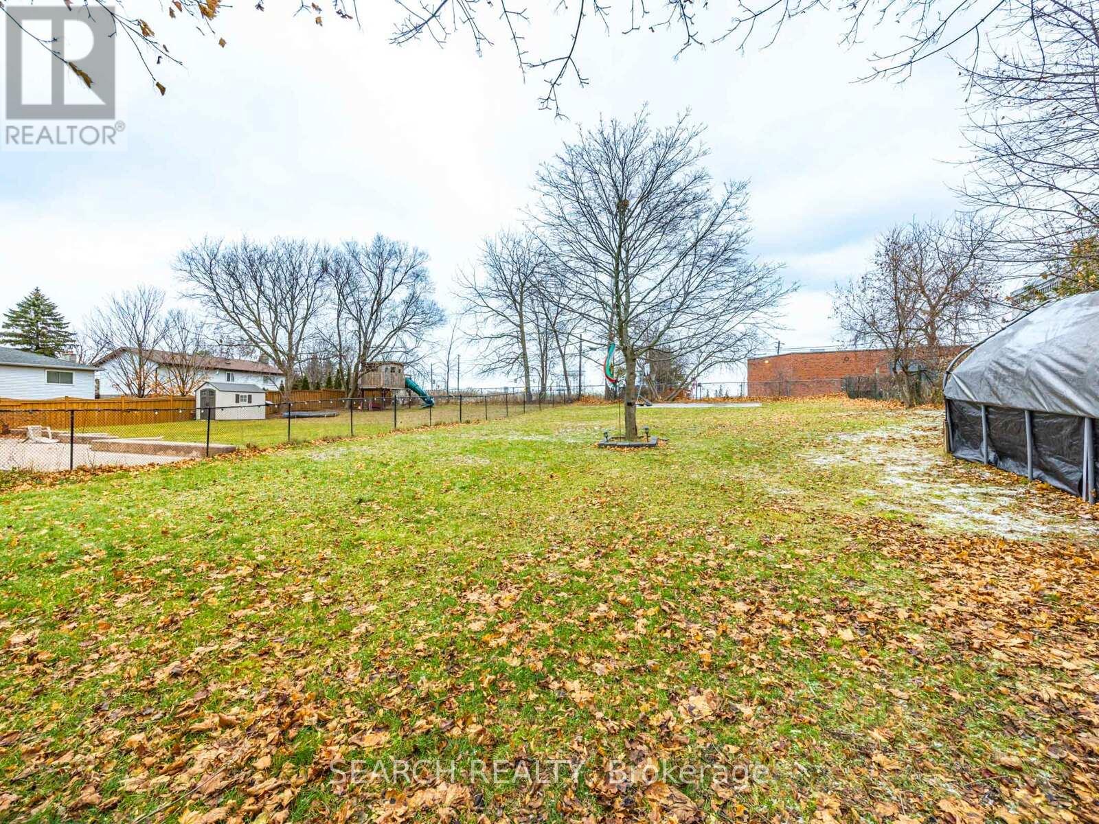 41 HAMILTON DRIVE - 32