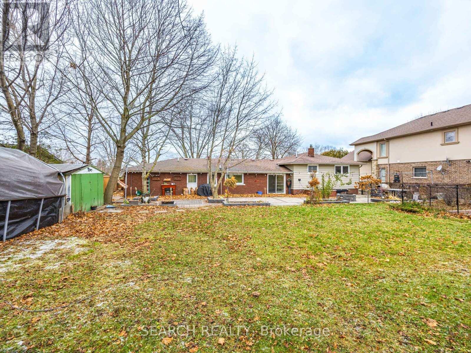 41 HAMILTON DRIVE - 34