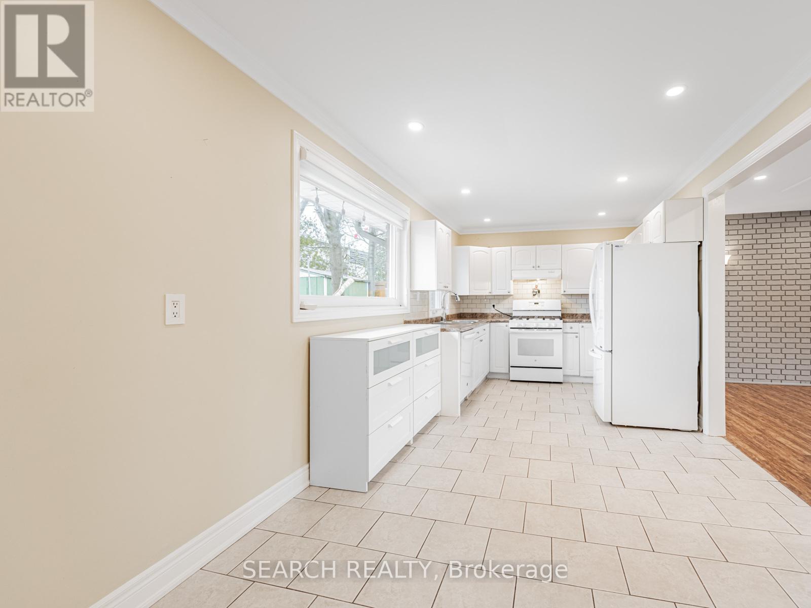 41 HAMILTON DRIVE - 14